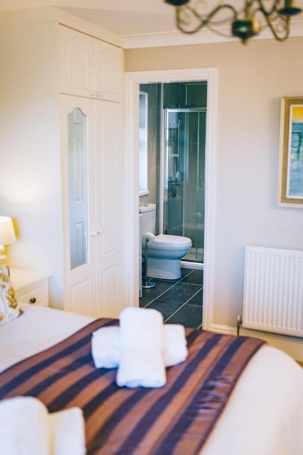 Ferlas Bed And Breakfast Penrhyndeudreath Екстериор снимка