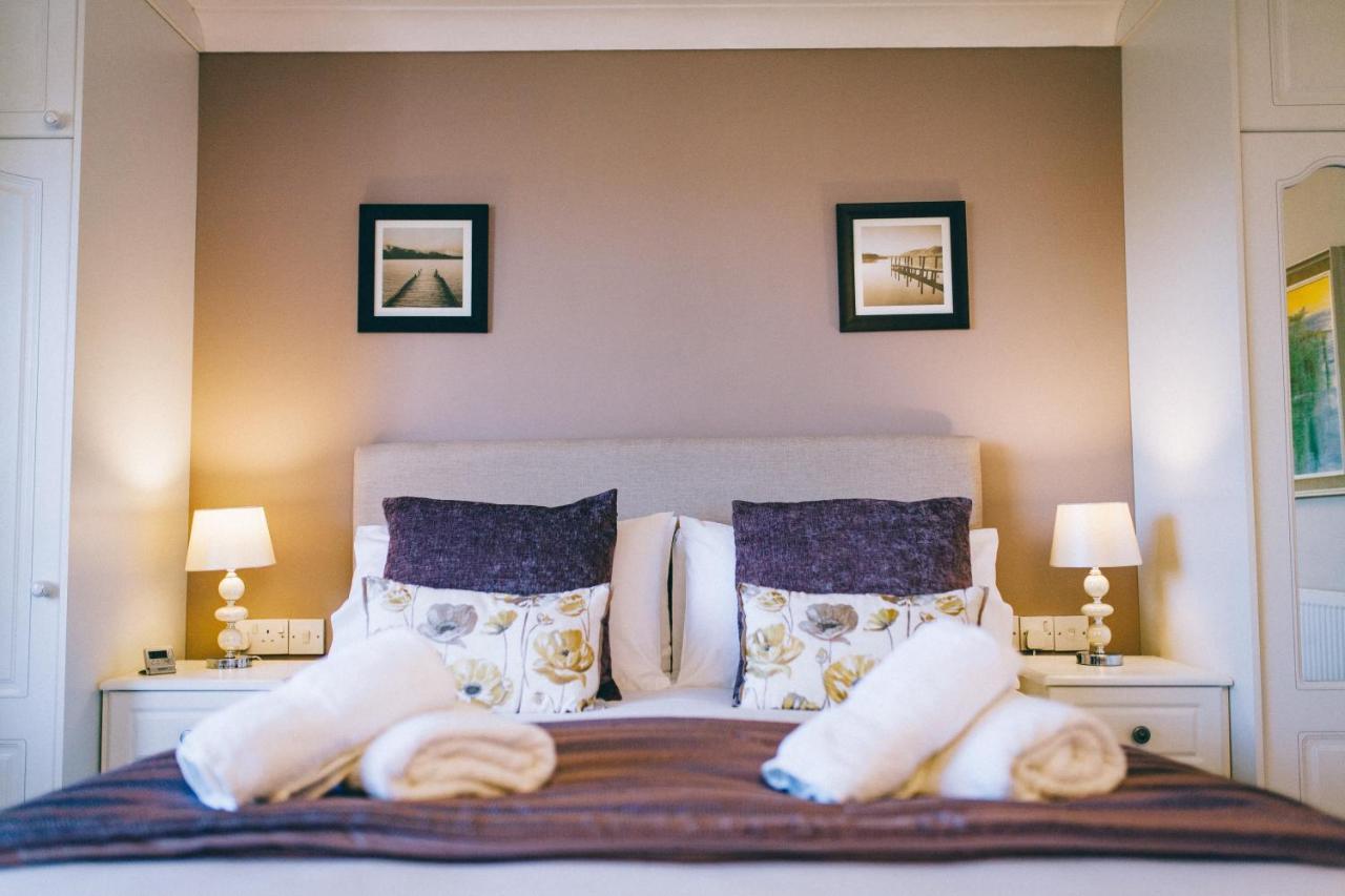 Ferlas Bed And Breakfast Penrhyndeudreath Екстериор снимка