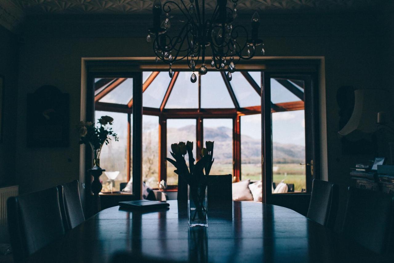Ferlas Bed And Breakfast Penrhyndeudreath Екстериор снимка
