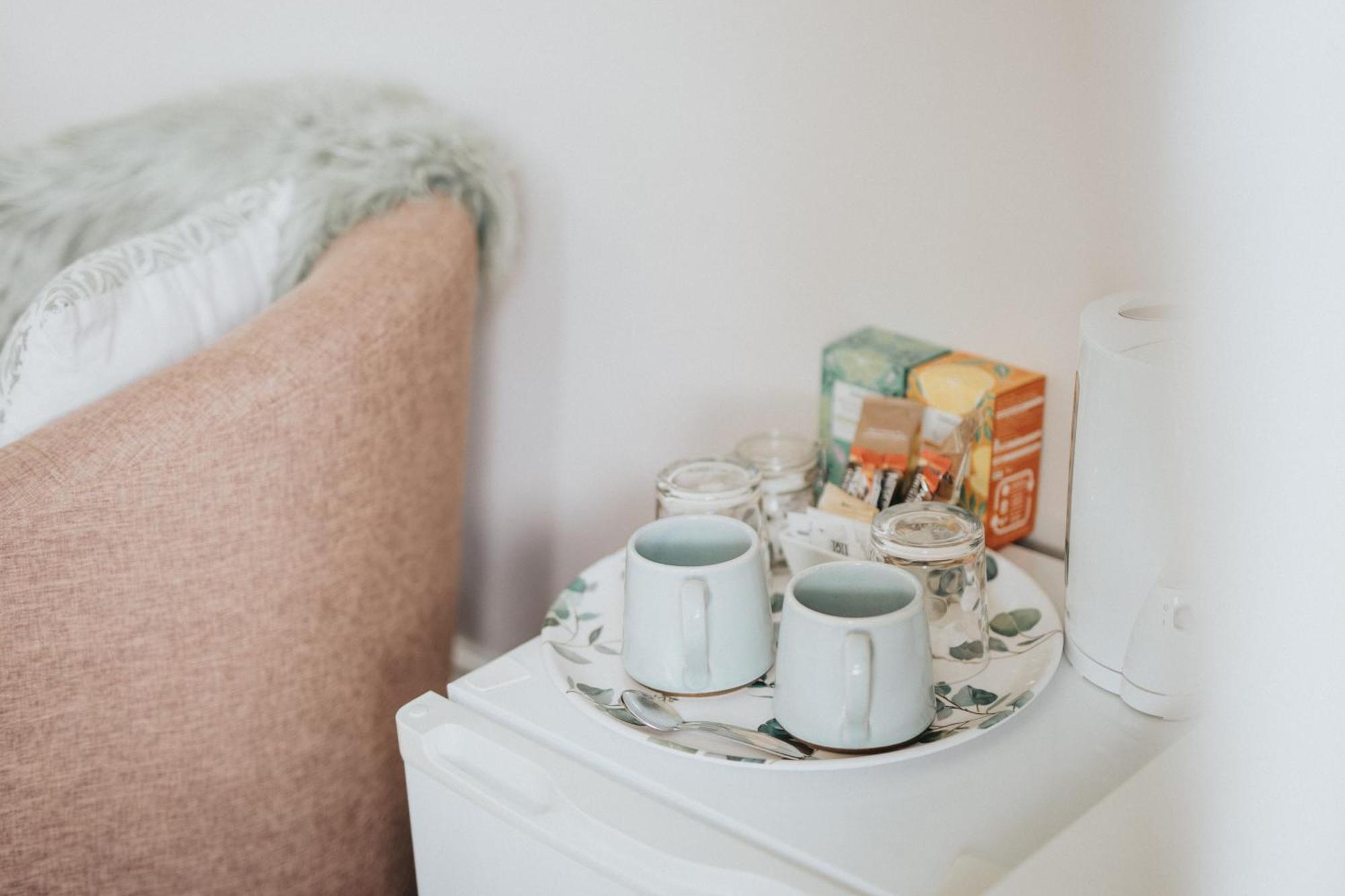 Ferlas Bed And Breakfast Penrhyndeudreath Екстериор снимка