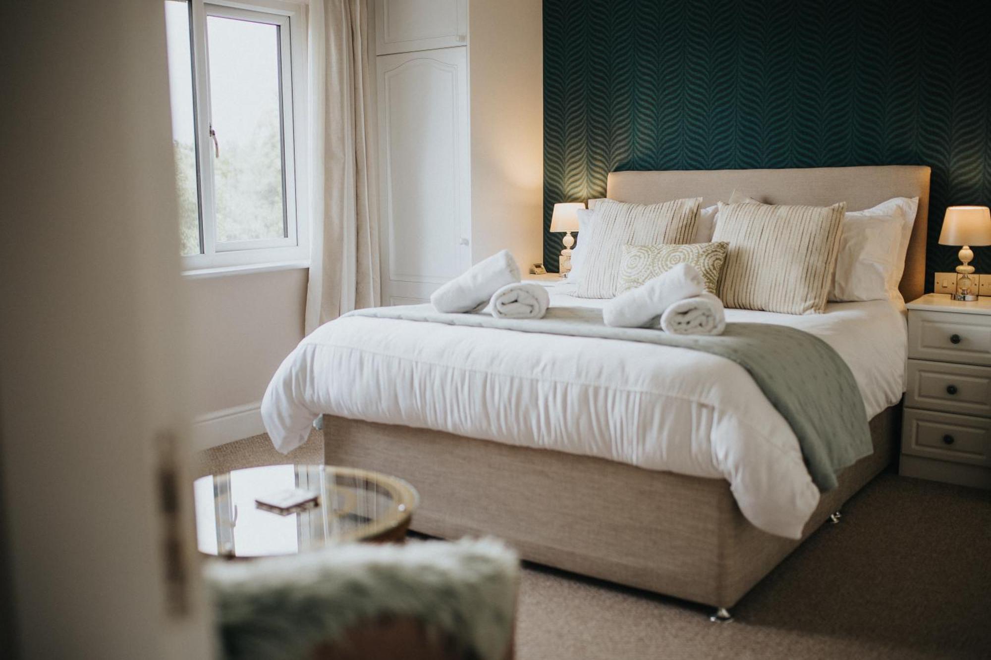 Ferlas Bed And Breakfast Penrhyndeudreath Екстериор снимка